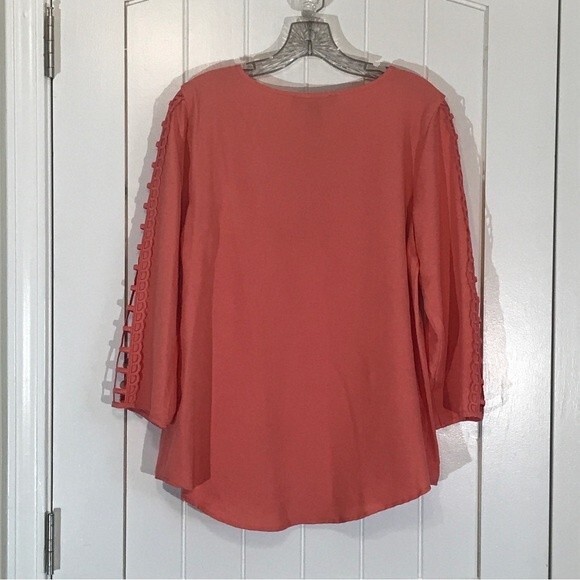 Olivia & Martin Blouse - Picture 7 of 9